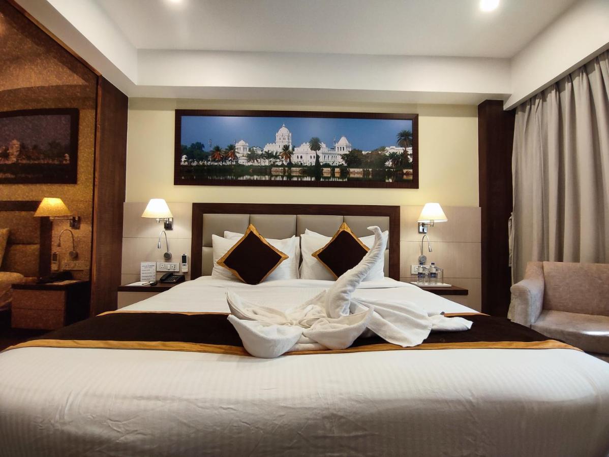 אגרטלה Hotel Rimi International מראה חיצוני תמונה