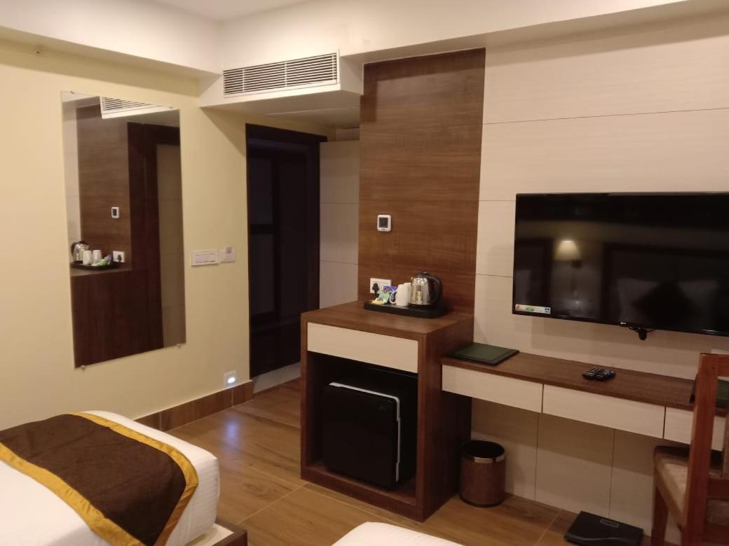 אגרטלה Hotel Rimi International מראה חיצוני תמונה