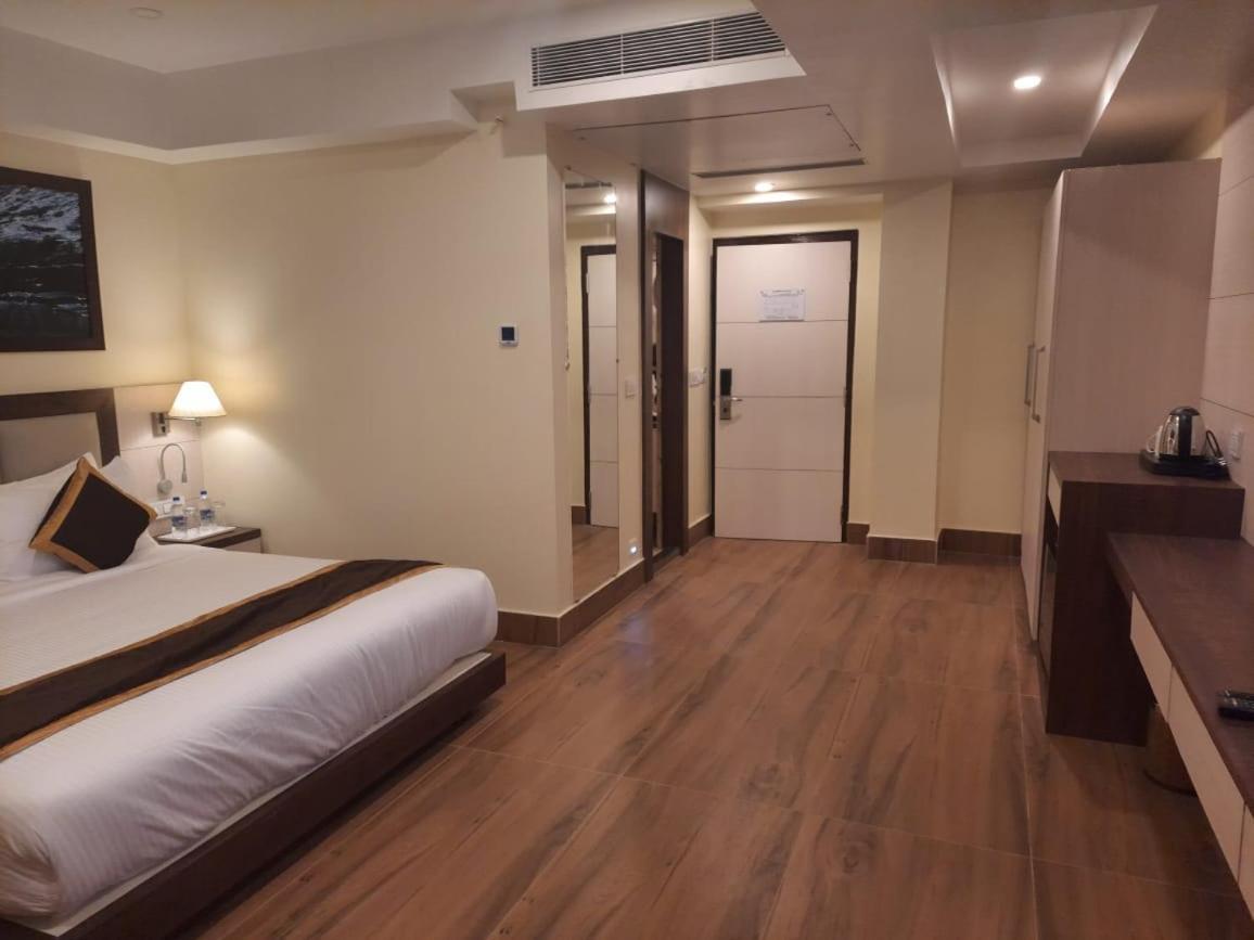 אגרטלה Hotel Rimi International מראה חיצוני תמונה