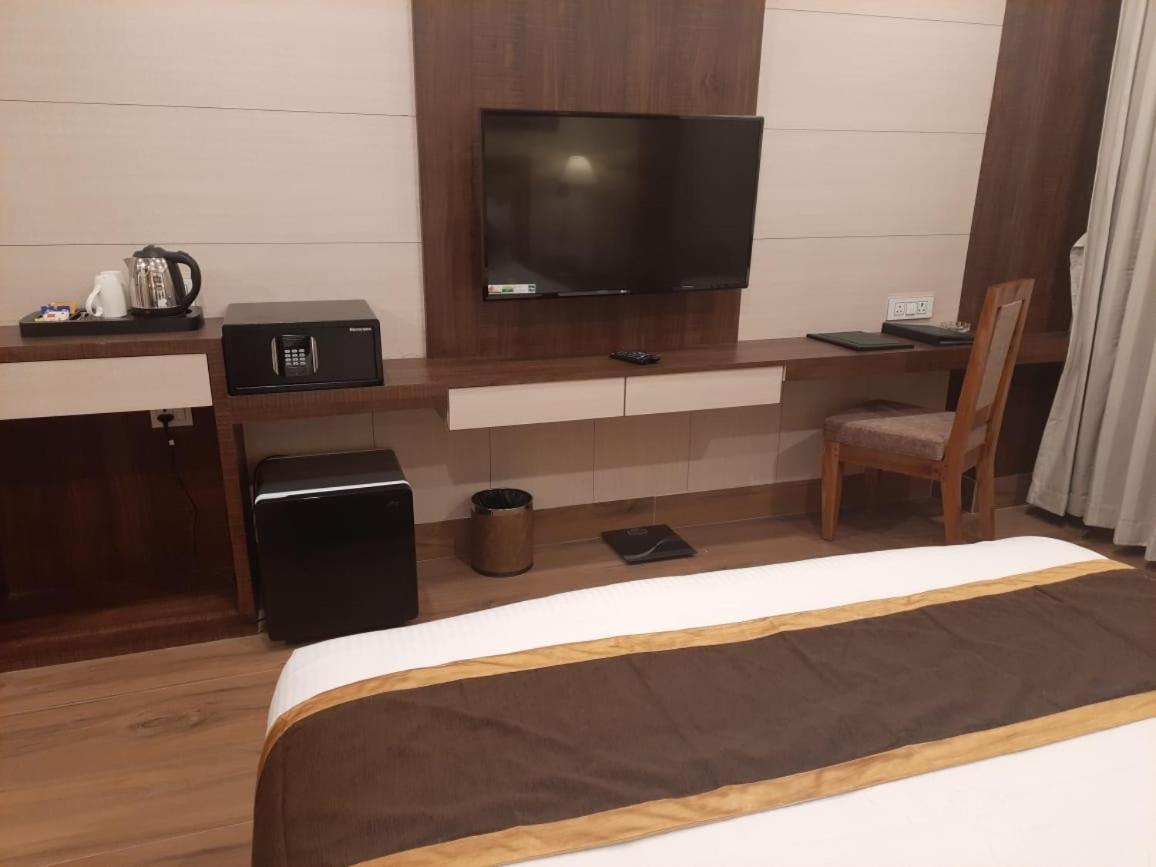 אגרטלה Hotel Rimi International מראה חיצוני תמונה