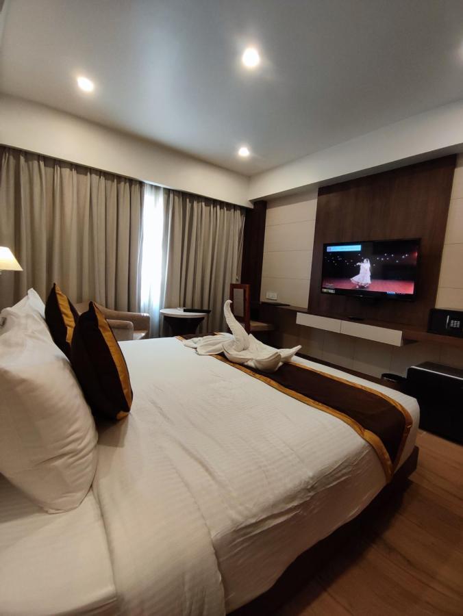 אגרטלה Hotel Rimi International מראה חיצוני תמונה