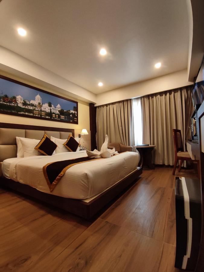 אגרטלה Hotel Rimi International מראה חיצוני תמונה