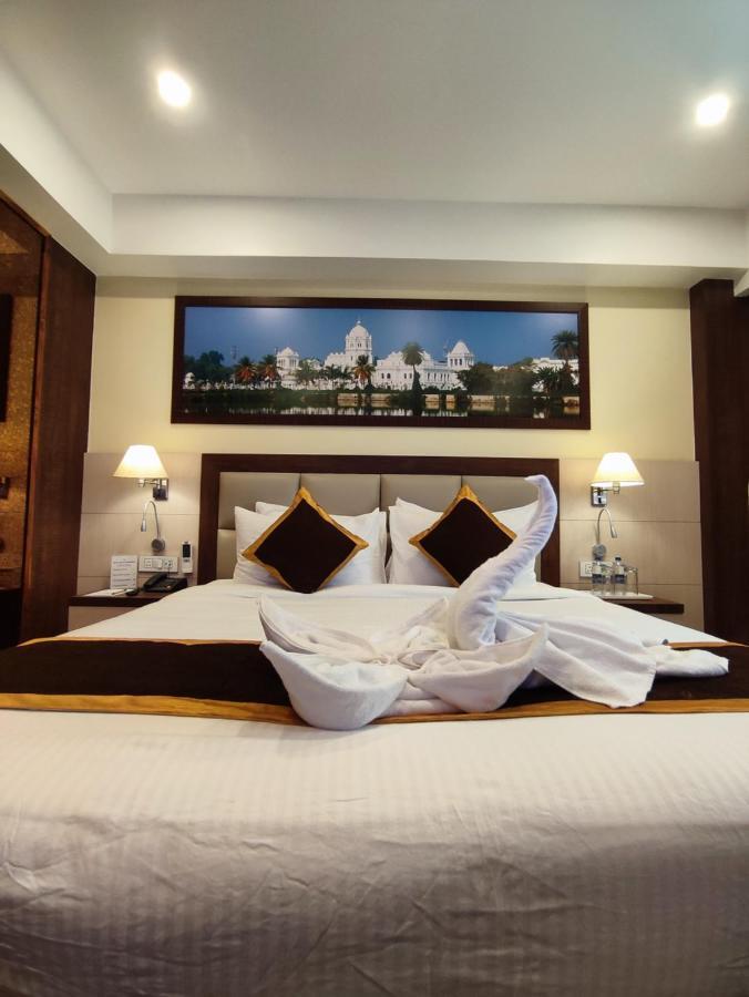 אגרטלה Hotel Rimi International מראה חיצוני תמונה