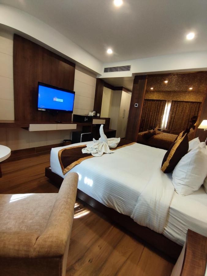 אגרטלה Hotel Rimi International מראה חיצוני תמונה