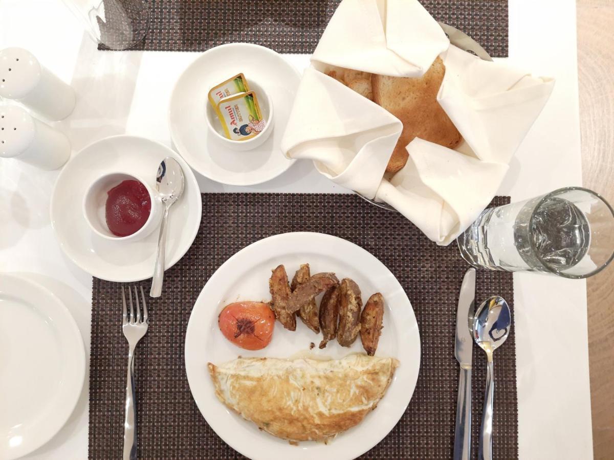 אגרטלה Hotel Rimi International מראה חיצוני תמונה